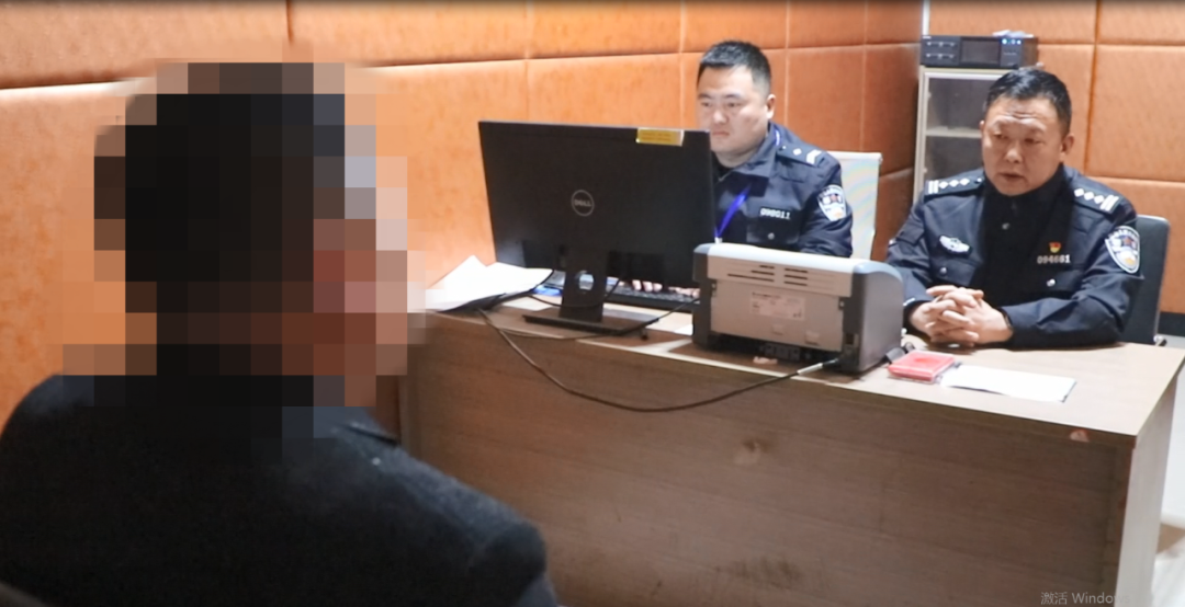 嚴(yán)懲！這個(gè)“黑校車”司機(jī)被警方刑事立案！學(xué)校亦被罰！