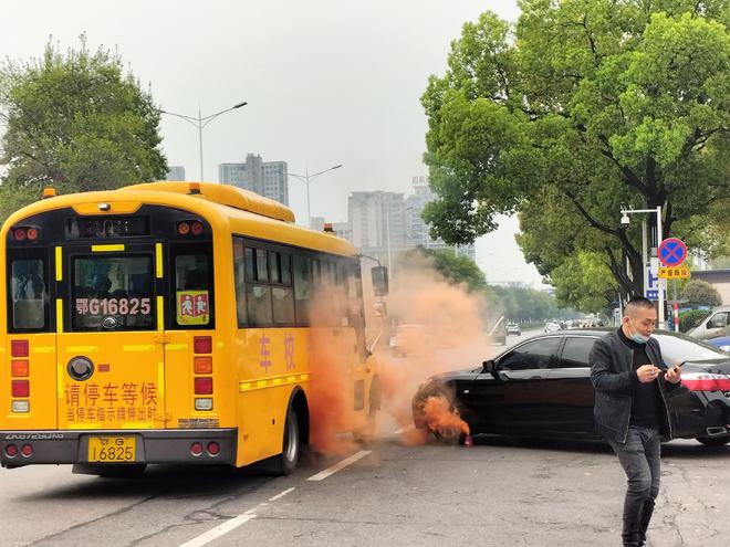 打造平安校園！2023年鄂城區(qū)校車安全應(yīng)急演練成功舉行