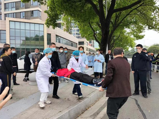 打造平安校園！2023年鄂城區(qū)校車安全應(yīng)急演練成功舉行