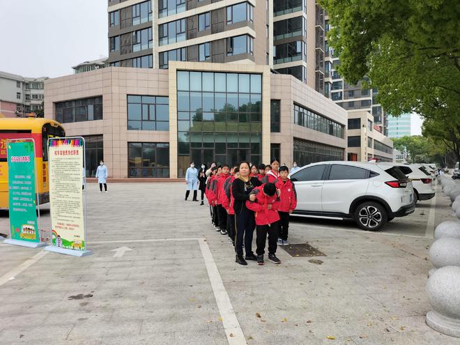 打造平安校園！2023年鄂城區(qū)校車安全應(yīng)急演練成功舉行