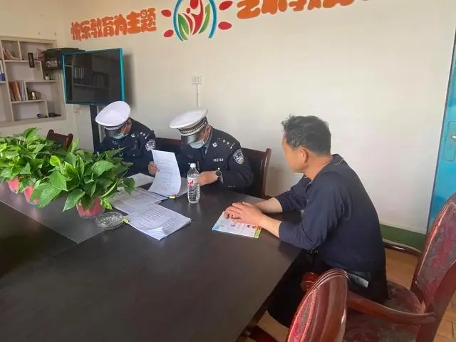 白水公安交警持續(xù)加強春季校車交通安全管理工作