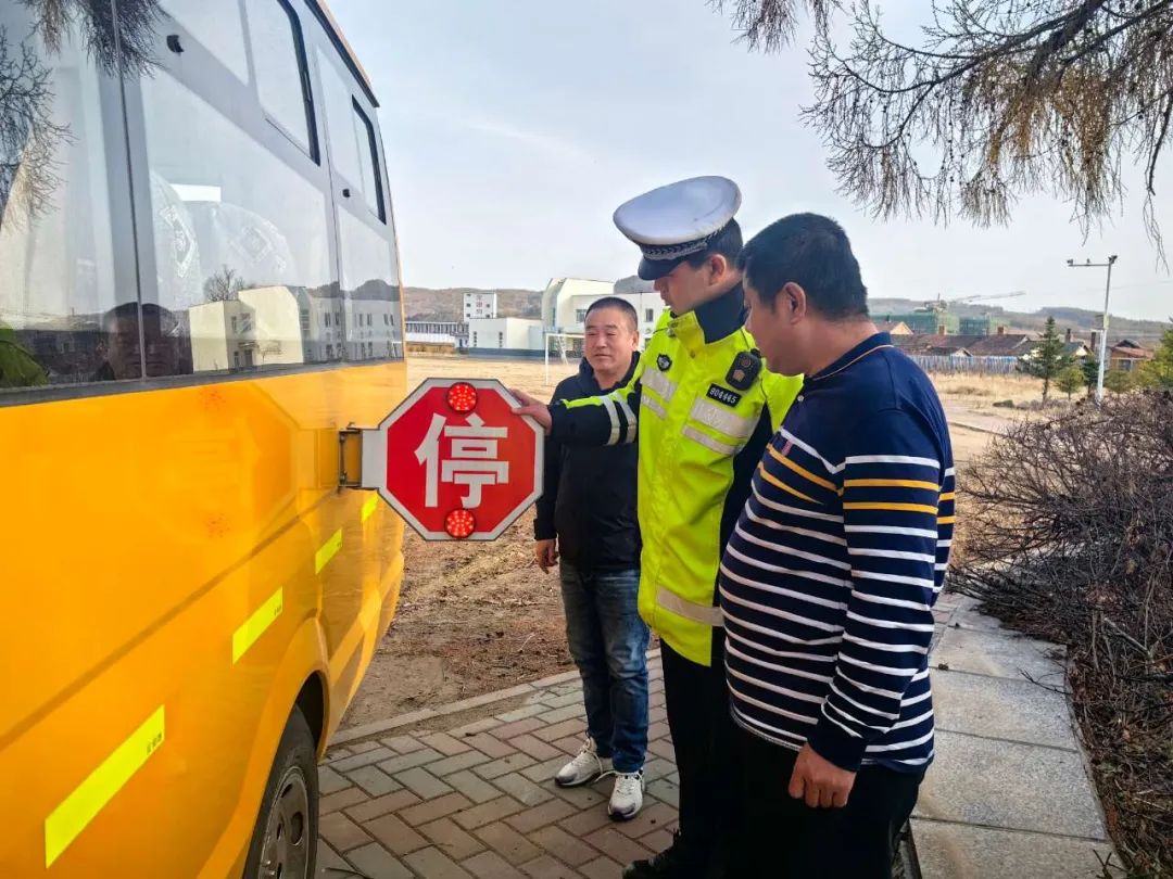 為愛護航 安全“童”行！龍井交警開展校車安全大檢查