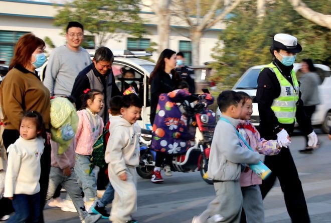 【豫筑平安】護校安園，河南交警在行動！