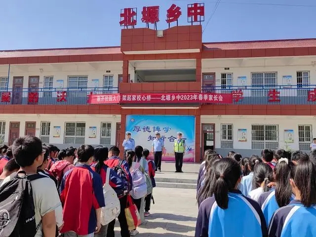 白水公安交警再掀接學車輛違法專項整治行動全力守護學生安全