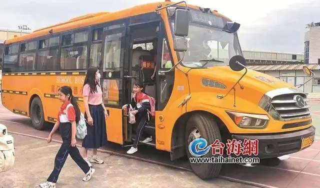廈門(mén)市139部校車全部實(shí)現(xiàn)遠(yuǎn)程監(jiān)控，護(hù)航學(xué)生上學(xué)