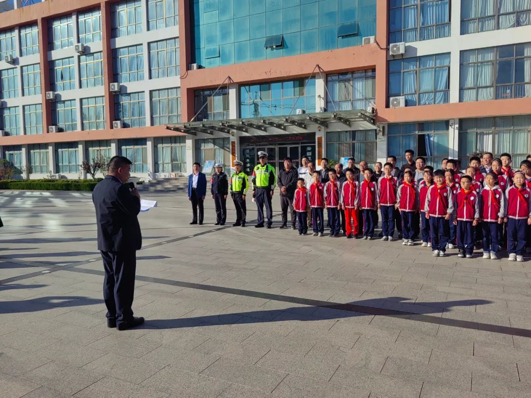 【平安校園創(chuàng)建】昌邑市教育和體育局組織開展校車安全應(yīng)急演練活動(dòng) 圖片