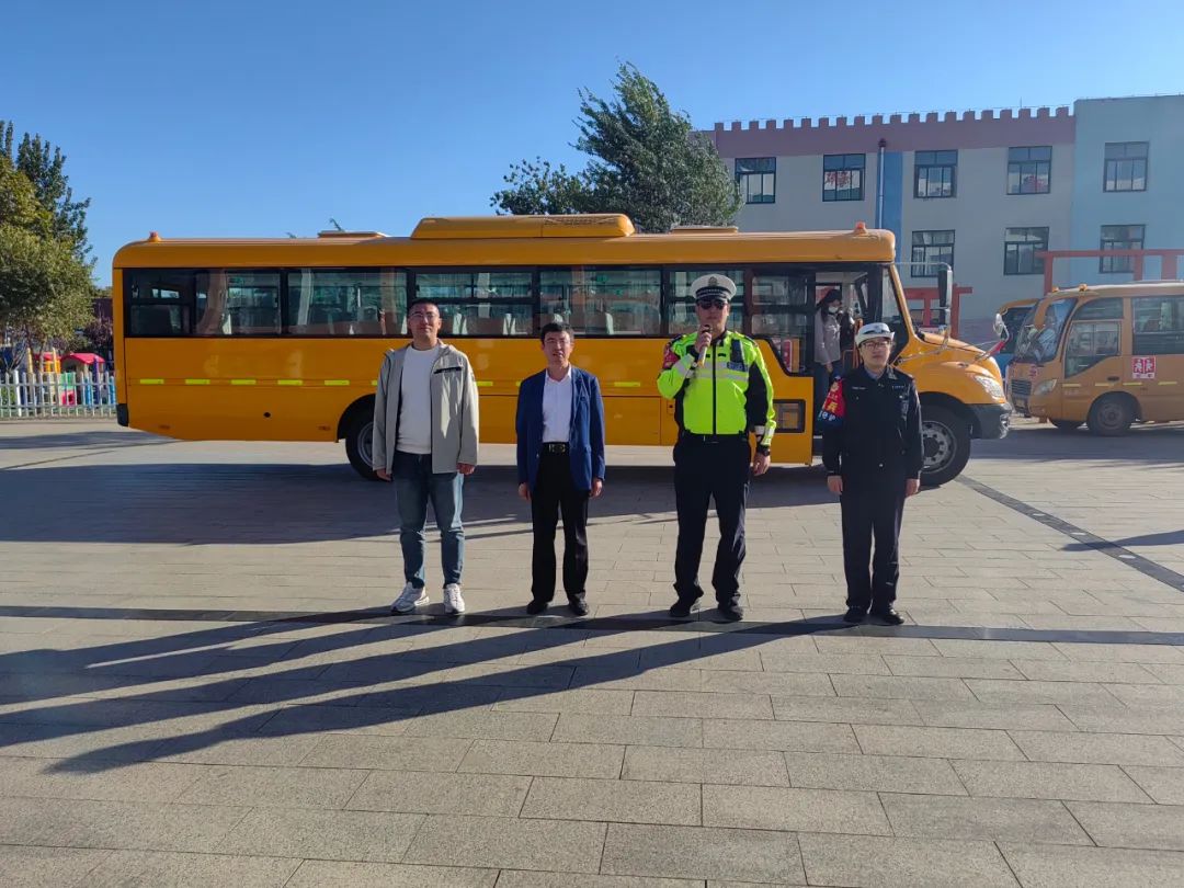 【平安校園創(chuàng)建】昌邑市教育和體育局組織開展校車安全應(yīng)急演練活動(dòng) 圖片