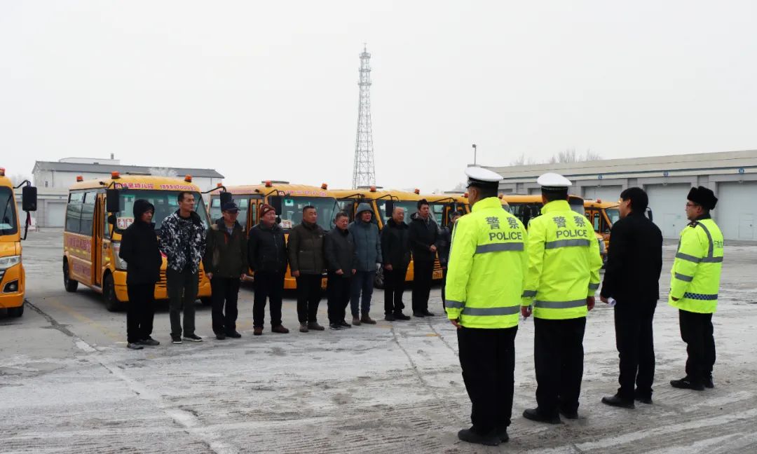 【百日行動(dòng)】‖ 筑牢校車安全防線 擰緊冬季校車出行“安全閥” 圖片