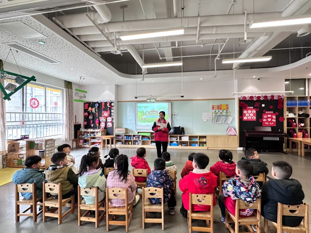 【搖籃資訊】安全乘校車 平安伴我行——金色搖籃幼兒園校車安全演練 圖片