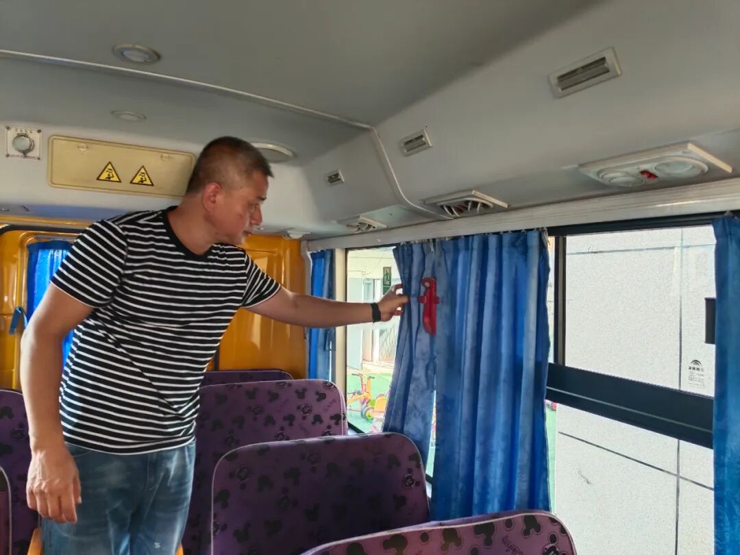 【校車安全】安全乘校車 平安伴我行——榜頭鎮(zhèn)藍(lán)天幼兒園校車安全應(yīng)急演練 【校車安全】安全乘校車 平安伴我行——榜頭鎮(zhèn)藍(lán)天幼兒園校車安全應(yīng)急演練