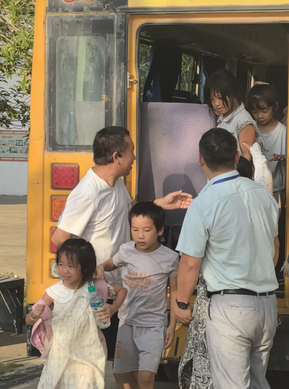 以練筑安全，守護上學(xué)路——古埠鎮(zhèn)中心小學(xué)開展校車安全應(yīng)急演練