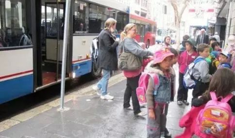 各國(guó)校車大PK   孩子安全是民族的未來