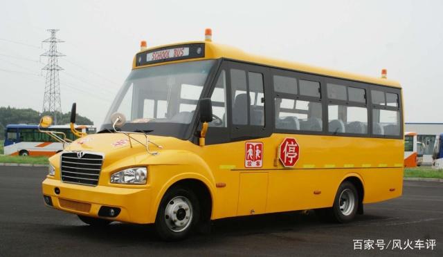 校車到底有多安全？無論哪種碰撞，校車都是“完勝”