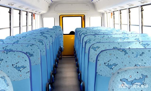 校車到底有多安全？無論哪種碰撞，校車都是“完勝”