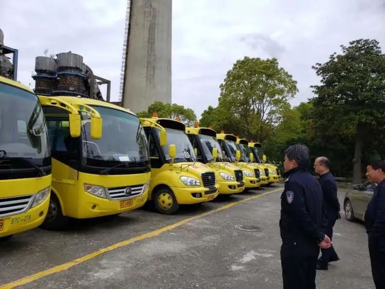 開學(xué)在即，公交開啟“護(hù)校復(fù)學(xué)”模式，對(duì)“大鼻子”校車及相關(guān)車輛開展大檢查！