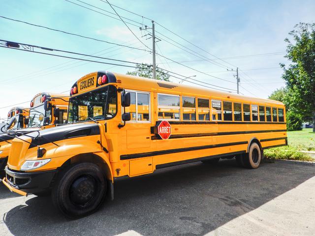 淺談整治校車，加強校園周邊安全管理
