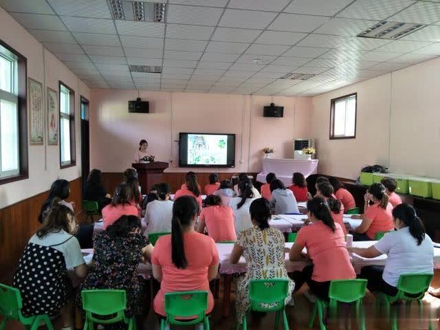 讓師德成為口碑—惠濟區(qū)江山路街道中心幼兒園開展師德培訓(xùn) 讓師德成為口碑—惠濟區(qū)江山路街道中心幼兒園開展師德培訓(xùn)