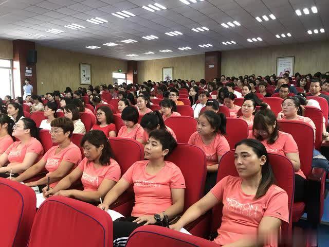 讓師德成為口碑—惠濟區(qū)江山路街道中心幼兒園開展師德培訓(xùn) 讓師德成為口碑—惠濟區(qū)江山路街道中心幼兒園開展師德培訓(xùn)