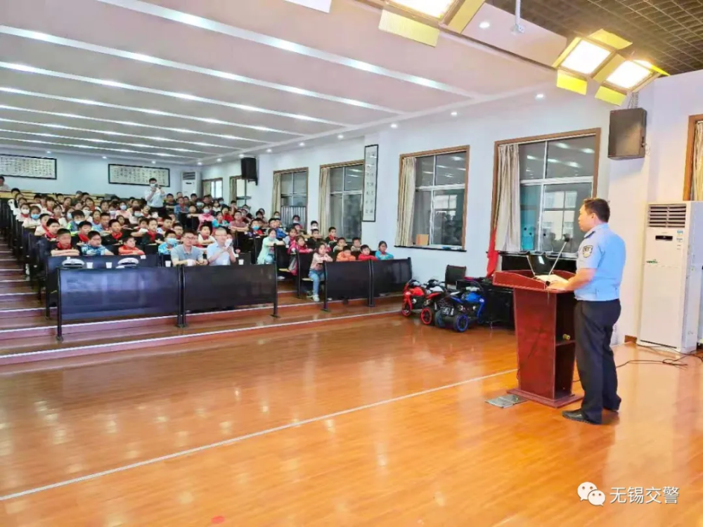 這樣的“黑校車”，你敢讓孩子坐嗎？