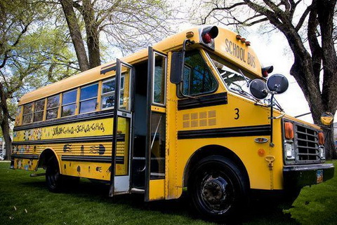 回顧校車歷史 看美國徹頭徹尾特權(quán)校車 回顧校車歷史 看美國徹頭徹尾特權(quán)校車