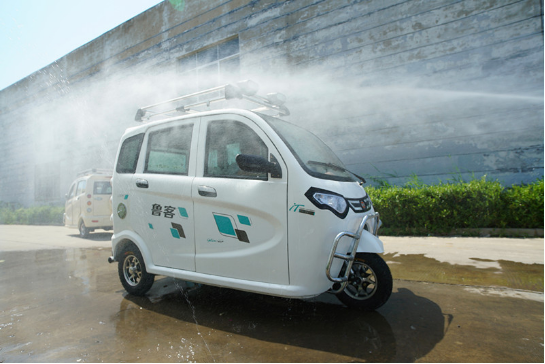 “家庭校車(chē)”電動(dòng)篷車(chē) “家庭校車(chē)”電動(dòng)篷車(chē)