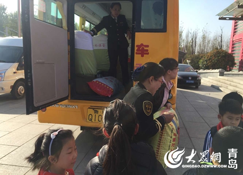 青島溫馨校車：“冬季送溫暖、衣舊暖人心”公益活動(dòng)