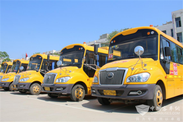 以安全的名義!臨沭統(tǒng)一校車公司的“宇通情結(jié)” 以安全的名義!臨沭統(tǒng)一校車公司的“宇通情結(jié)”