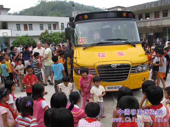 “天聲一隊”聯(lián)手海格開啟校車公益新模式