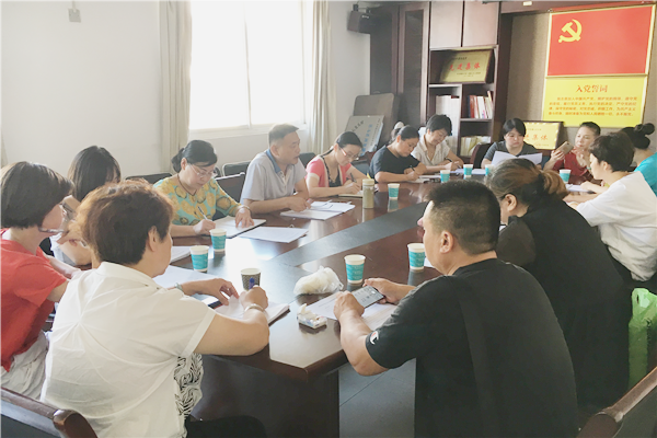 區(qū)教育局:多措并舉強(qiáng)化校車(chē)安全 區(qū)教育局:多措并舉強(qiáng)化校車(chē)安全