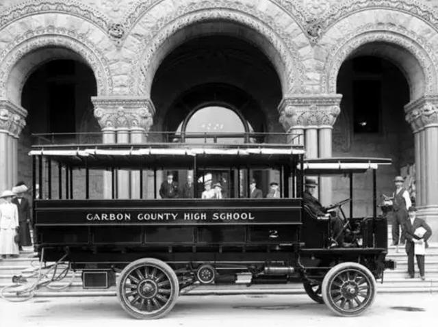 世界校車大PK，日本校車讓孩子搶著上學，俄羅斯校車讓孩子害怕