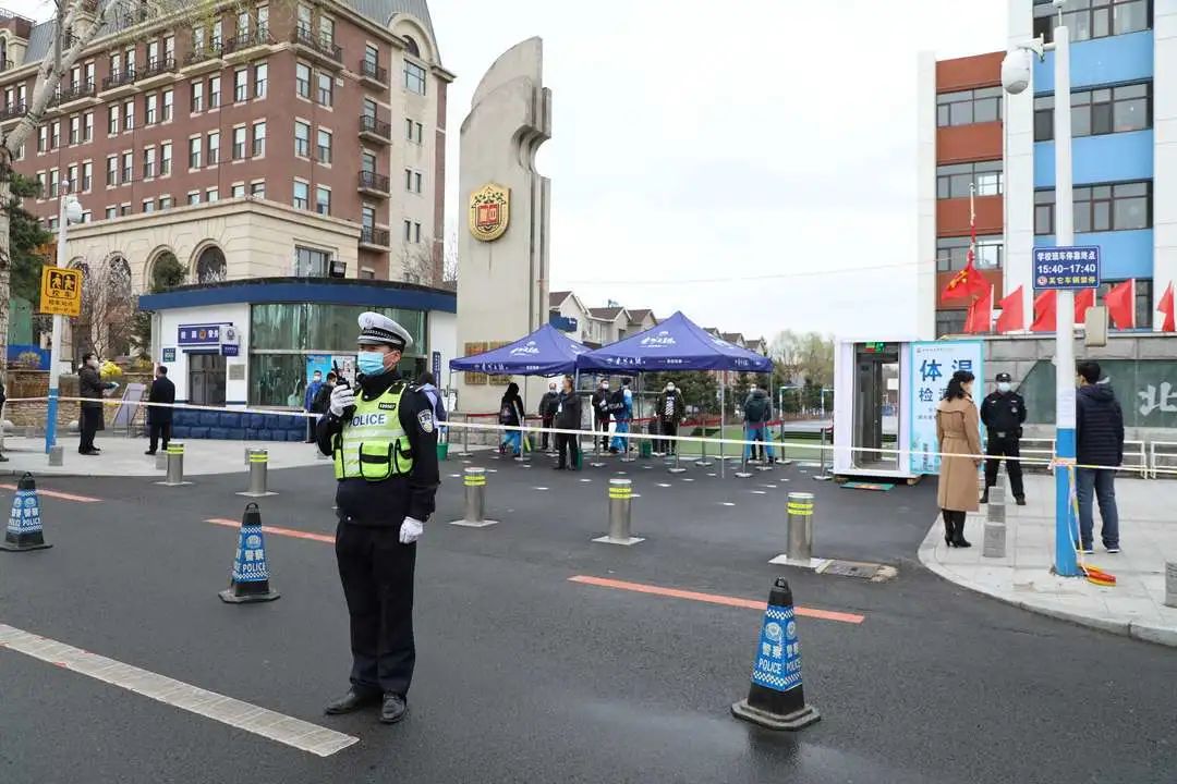 全省交警多策并舉 全力為中小學(xué)生開學(xué)保駕護(hù)航 全省交警多策并舉 全力為中小學(xué)生開學(xué)保駕護(hù)航