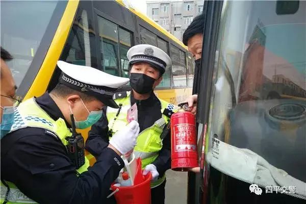 全省交警多策并舉 全力為中小學(xué)生開學(xué)保駕護(hù)航 全省交警多策并舉 全力為中小學(xué)生開學(xué)保駕護(hù)航