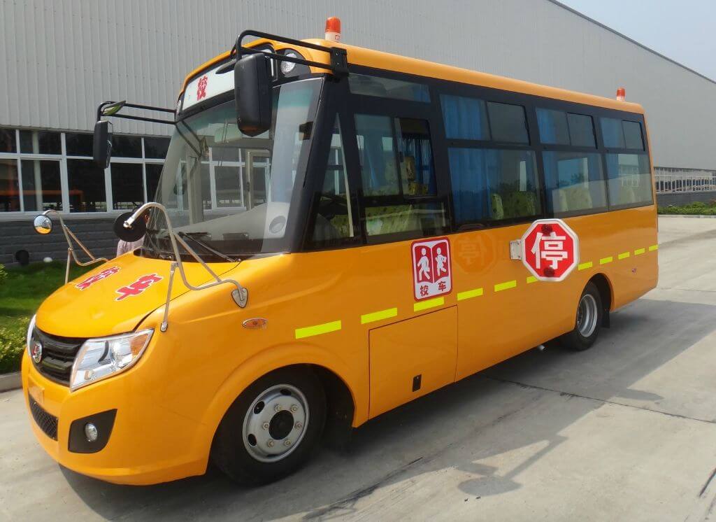 利川市多部門聯(lián)合開展校車安全大檢查