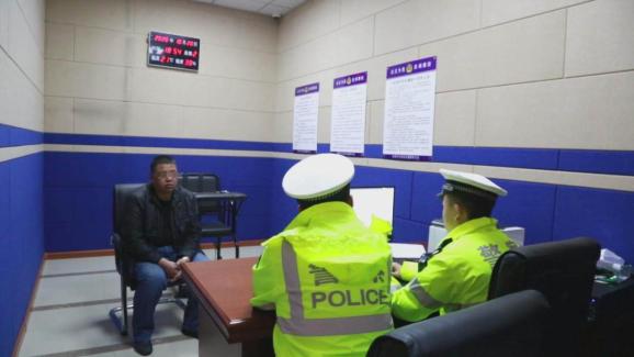 一線(xiàn)微觀 | 驚險(xiǎn)！松原兩臺(tái)“黑校車(chē)”現(xiàn)形記