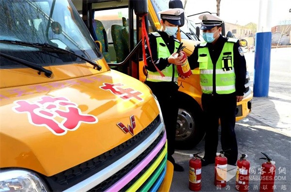 開學季，五菱校車又開啟一波全新守護！