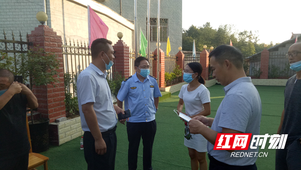 湘西州教體局督查組到鳳凰縣開(kāi)展校車(chē)安全專項(xiàng)整治督查/ 4848255c07c4d333035badd28d1986a.jpg