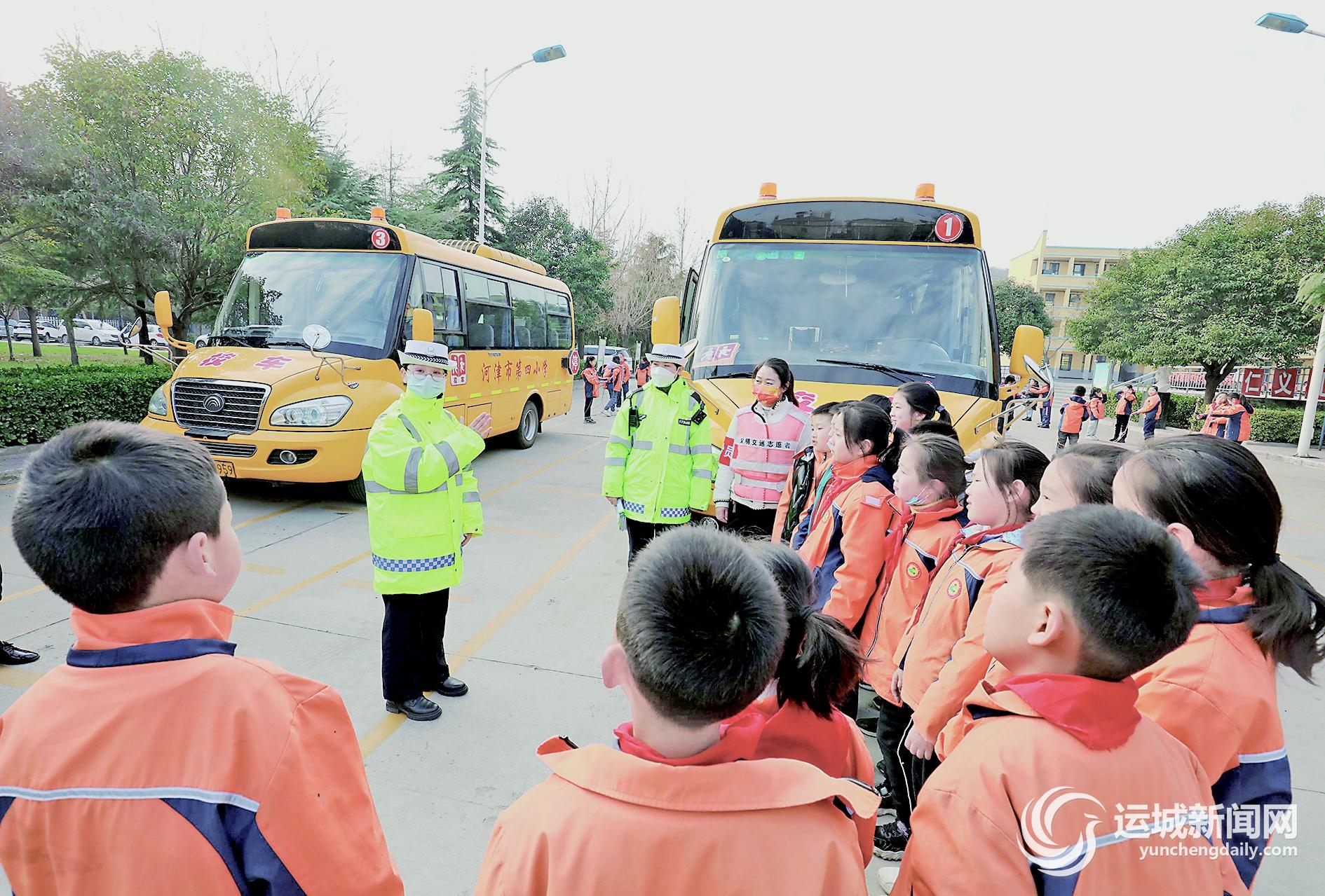 河津：檢查校車保安全