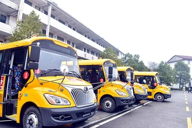 沅陵縣實現(xiàn)農村學校專用校車服務全覆蓋