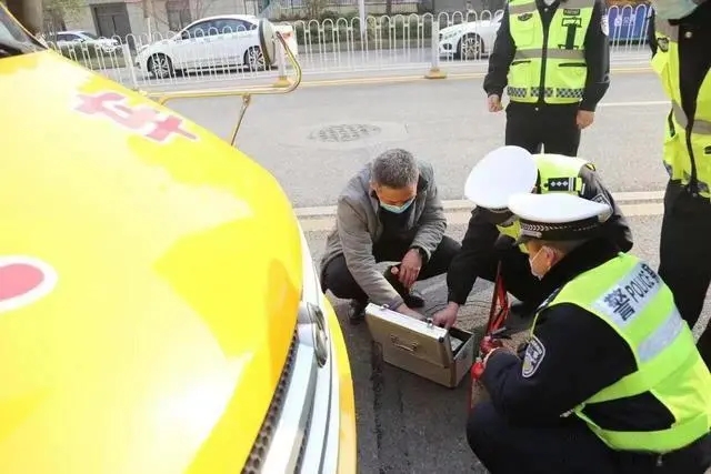 入企業(yè)，進(jìn)學(xué)校 武漢交警多維度開展校車大治理