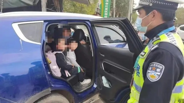 入企業(yè)，進(jìn)學(xué)校 武漢交警多維度開展校車大治理