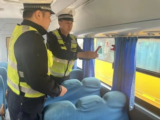 強(qiáng)化校車管理 筑牢出行安全
