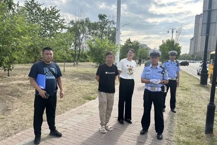 安全生產(chǎn)月 | 大慶交警聯(lián)合教育局開展校車安全突擊檢查及宣傳教育活動