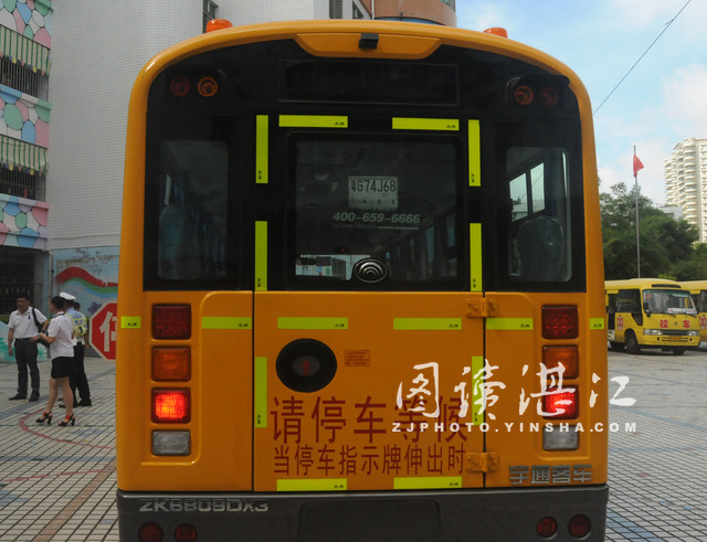 廣東湛江市“大鼻子”校車亮相幼兒園 廣東湛江市“大鼻子”校車亮相幼兒園