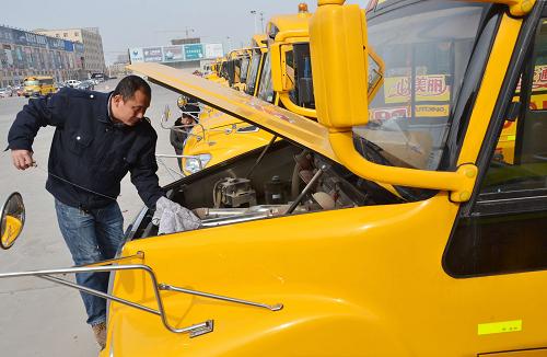 檢測校車保安全/ 檢測校車保安全
