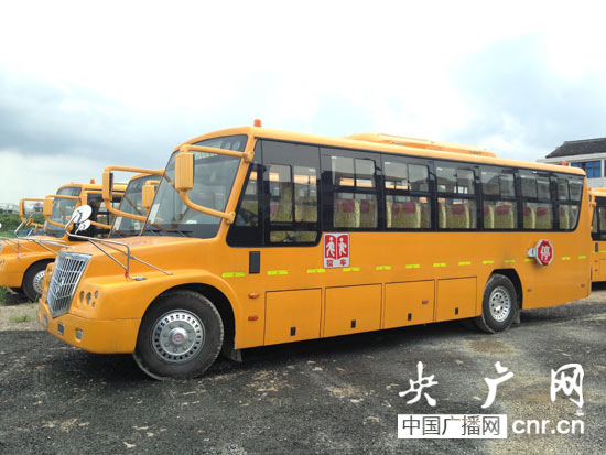 溫嶺回應(yīng)校車撂荒成公廁：根本不是校車（三）