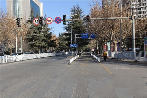 渭南城區(qū)首條公交校車、公共汽車專用車道今通車