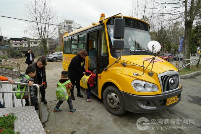 讓校車安全“看得見”的監(jiān)控平臺