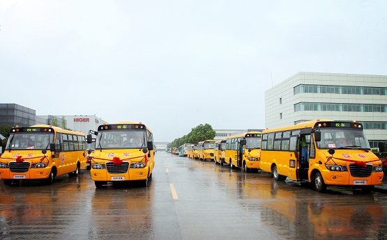 史上最牛的校車司機招聘/ 史上最牛的校車司機招聘