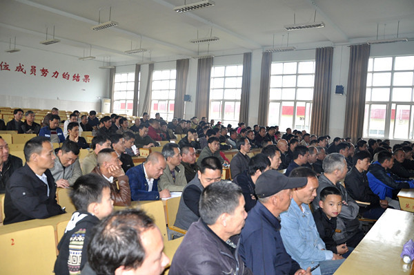 湖南：隆回交警組織召開幼兒園校車駕駛員安全培訓(xùn)