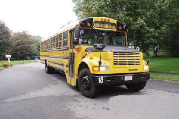 多重困難夾擊 美國校車運(yùn)營遇到麻煩了